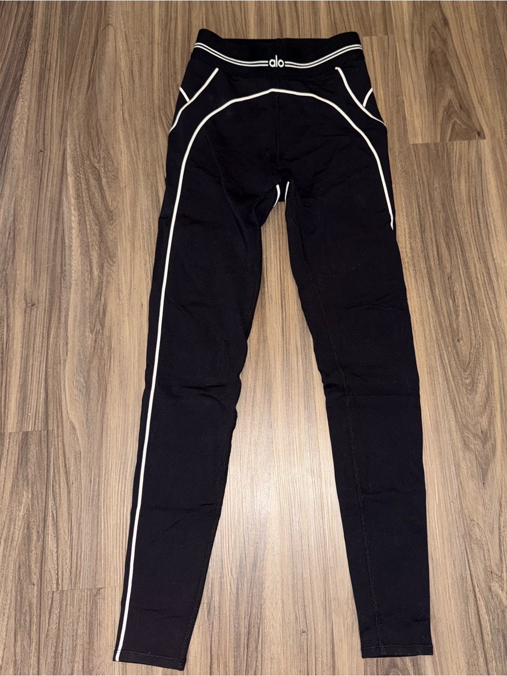 Alo Airbrush High Waist Heart Throb Legging